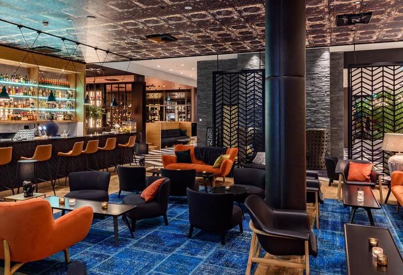 Clarion Hotel Helsinki Airport 9