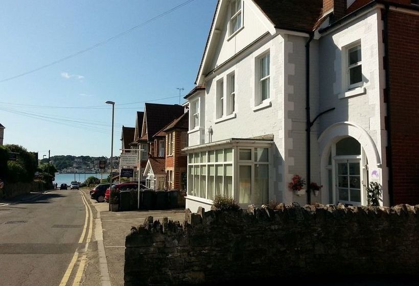 Beachcomber Holiday Apartments