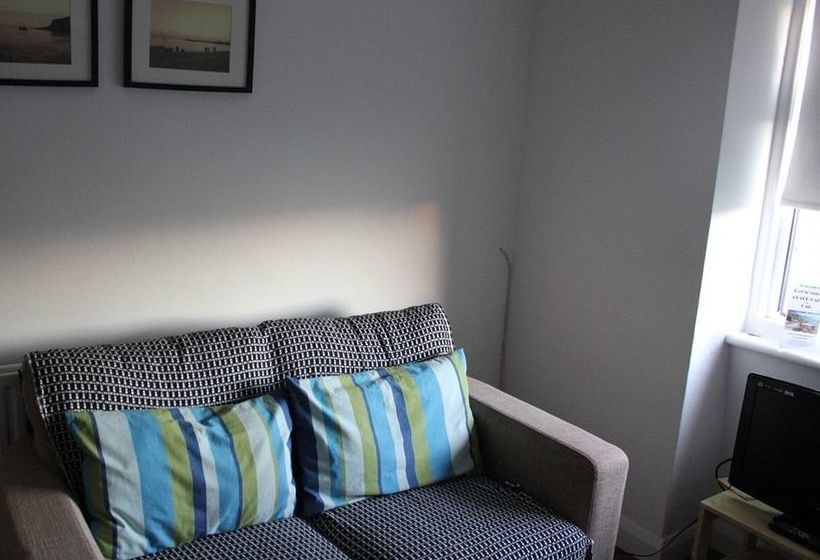 Beachcomber Holiday Apartments 11