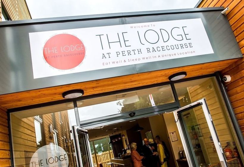 Hotel The Lodge At Perth Racecourse