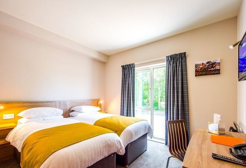 Hotel The Lodge At Perth Racecourse 3