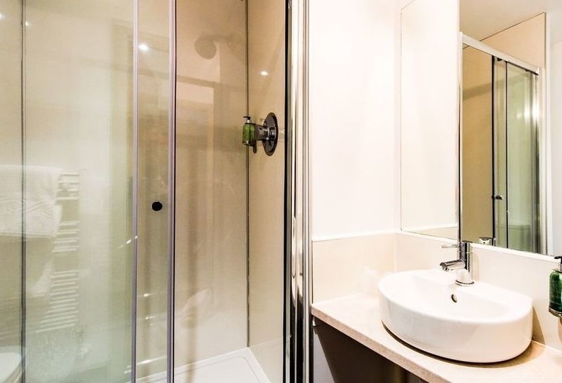 Hotel The Lodge At Perth Racecourse 4