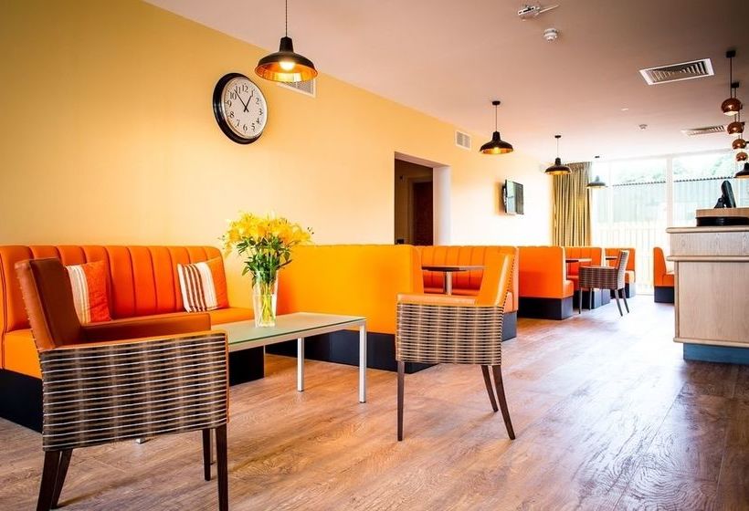 Hotel The Lodge At Perth Racecourse 6