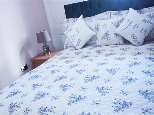 Lux Aparts Wakefield Central 1