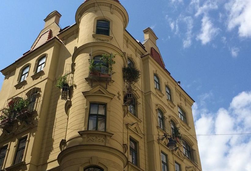 7th Heaven Vienna Center Apartments