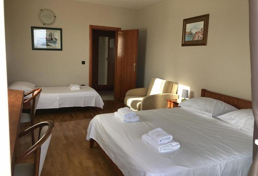 Hotel Pansion Dela 11