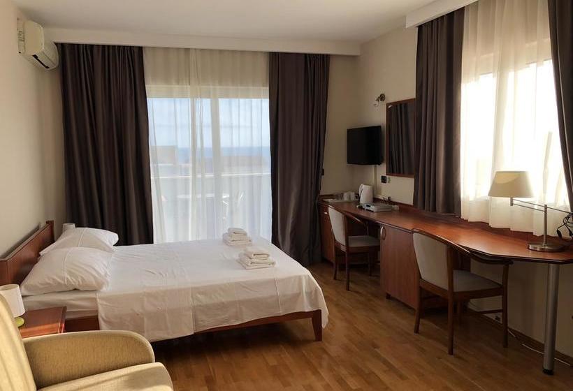 Hotel Pansion Dela 12