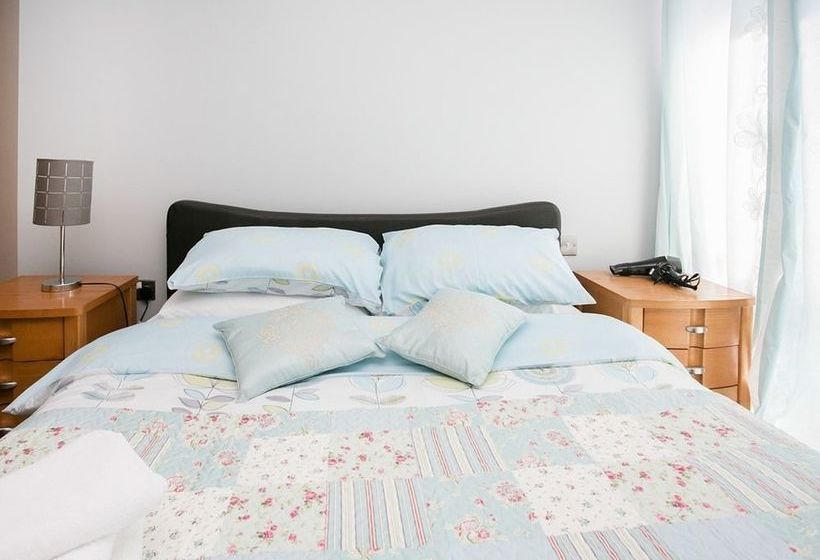 Queens Quarter Apartment Portrush 11