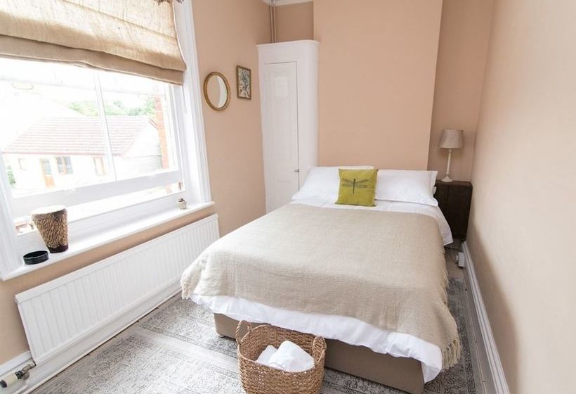 Hostal The Tramway 10