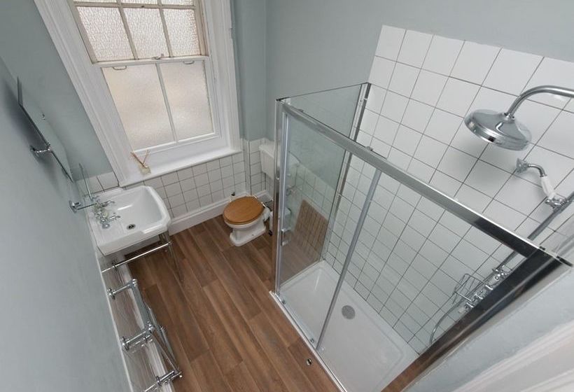 Hostal The Tramway 16