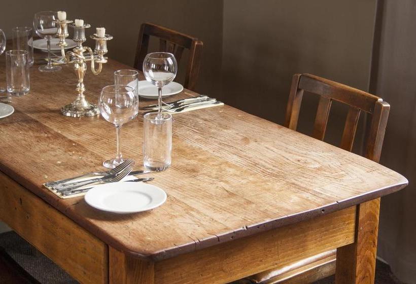 Hostal The Tramway 2