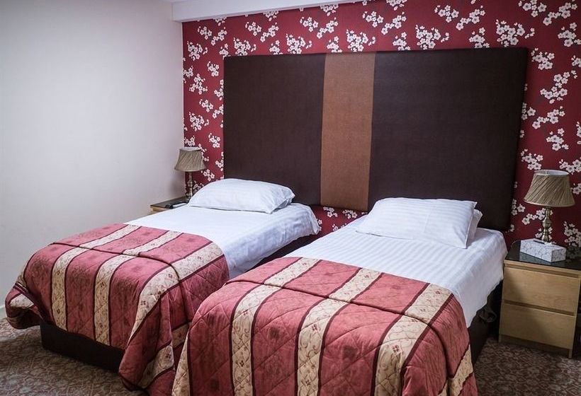 Hostal The Golf Tavern 2