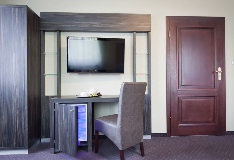 Hotel Palac Brzezina 12