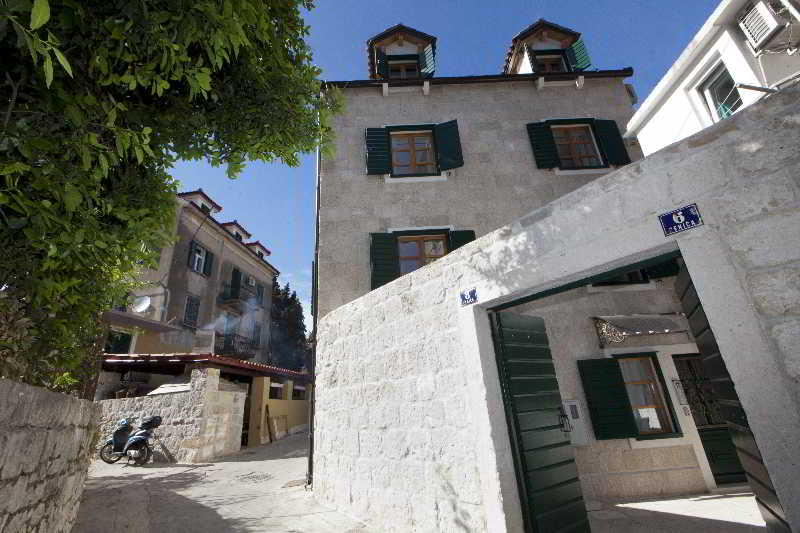 Hotel Apartments Perla