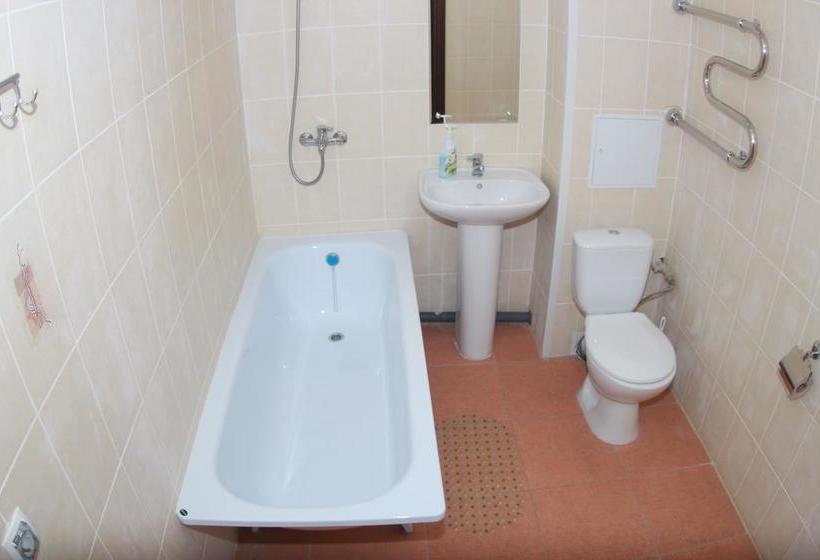 Hotel Oktyabrskaya 11