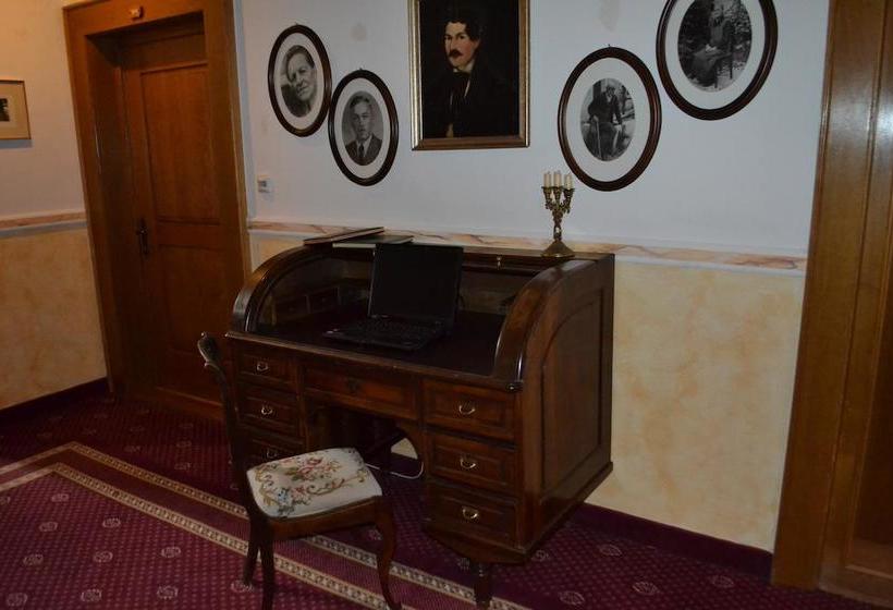 Hotel Biedermeier Schlössl Lerchenhof 16