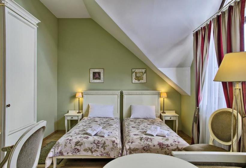 Villa Estera - Hotel & Restauracja 18