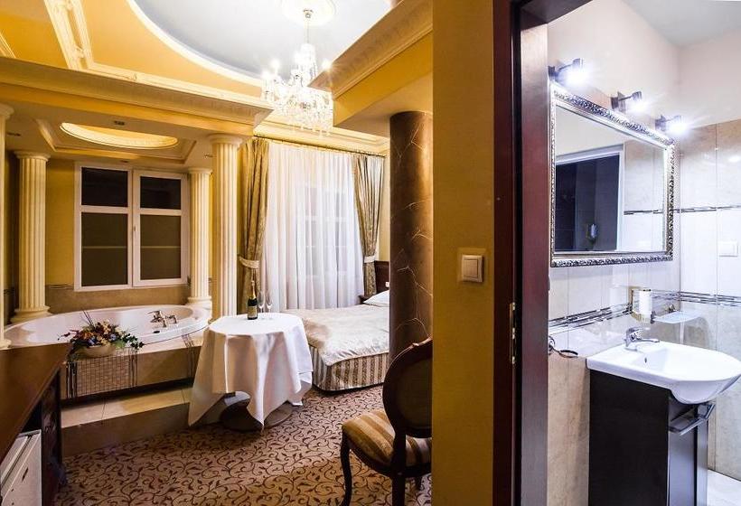 Hotel Venecia Palace 12