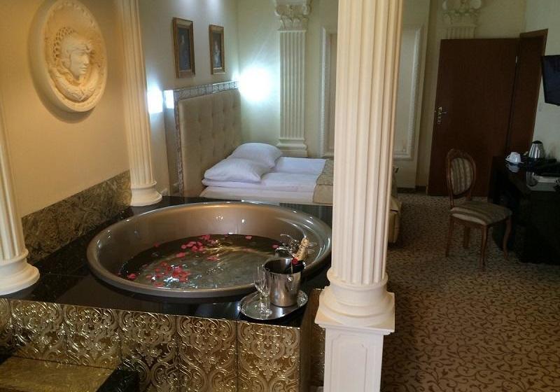 Hotel Venecia Palace 2