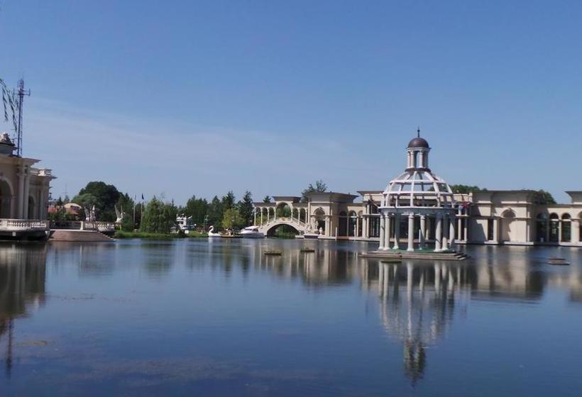 Hotel Venecia Palace 9