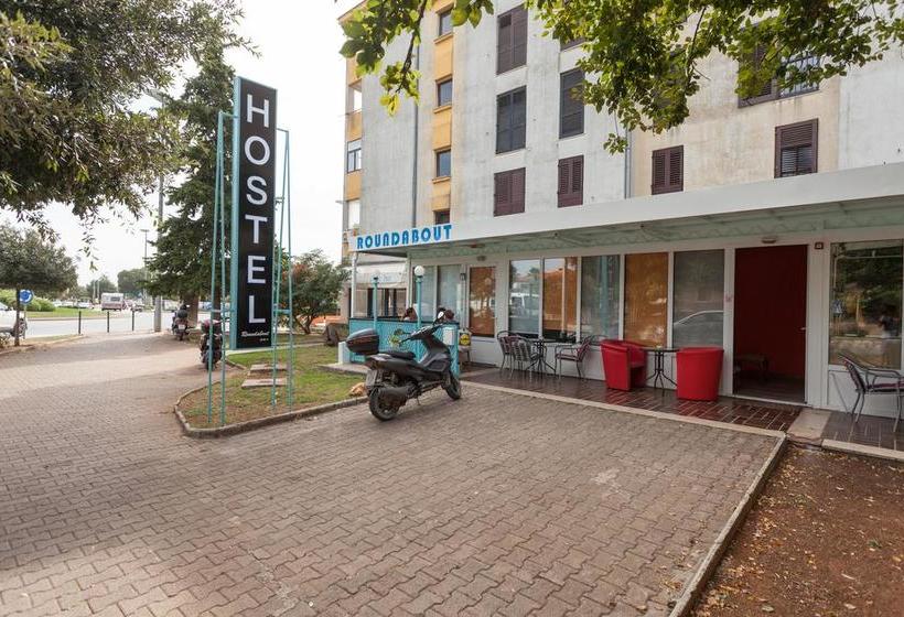 Roundabout Hostel 16