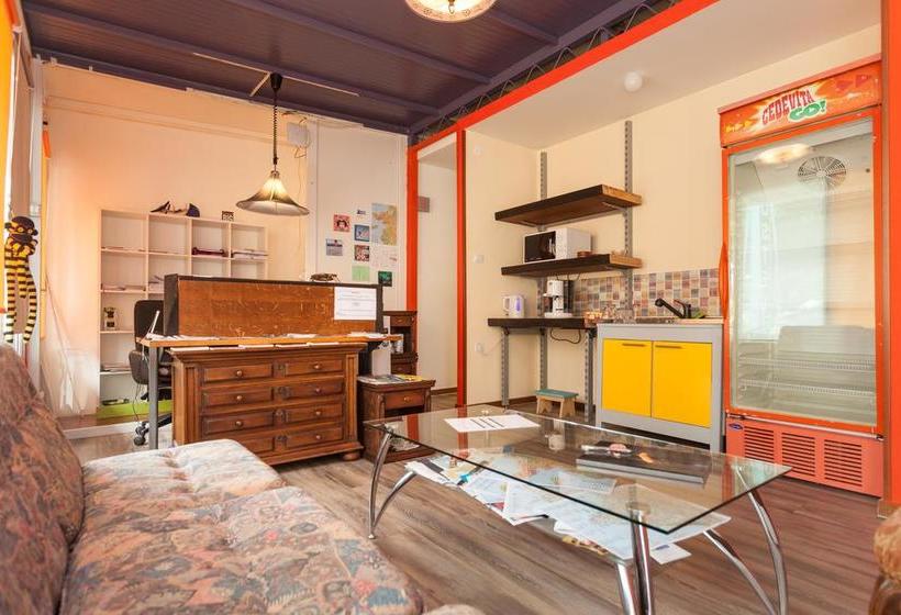 Roundabout Hostel 17