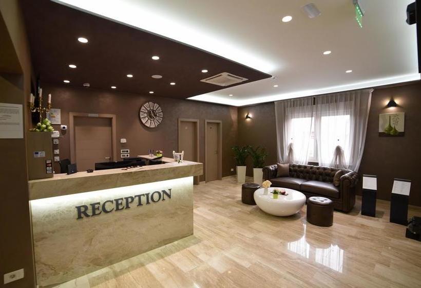 Hotel Royal Airport 14