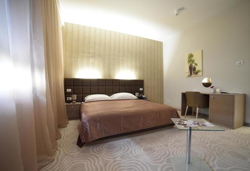 Hotel Royal Airport 7