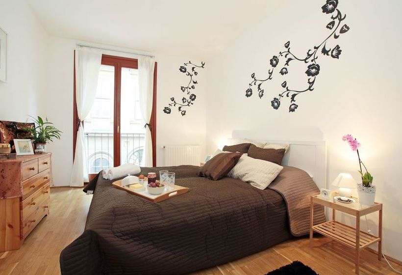 Avantgarde Apartments