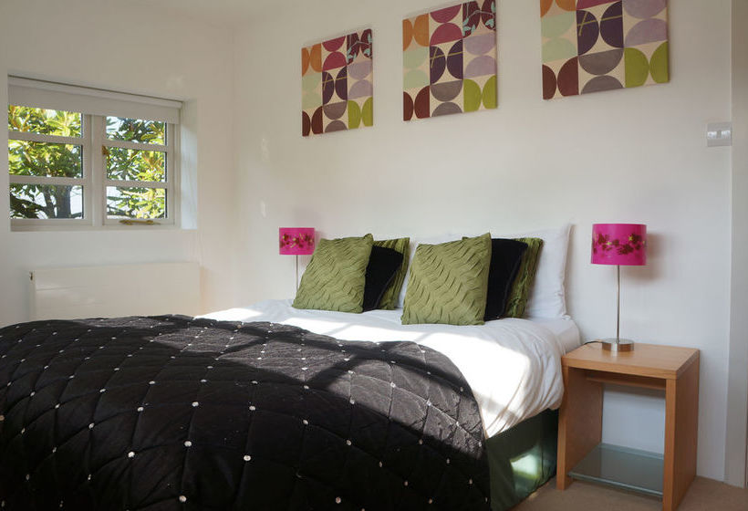 The Barn & Pheasant Cottage 13