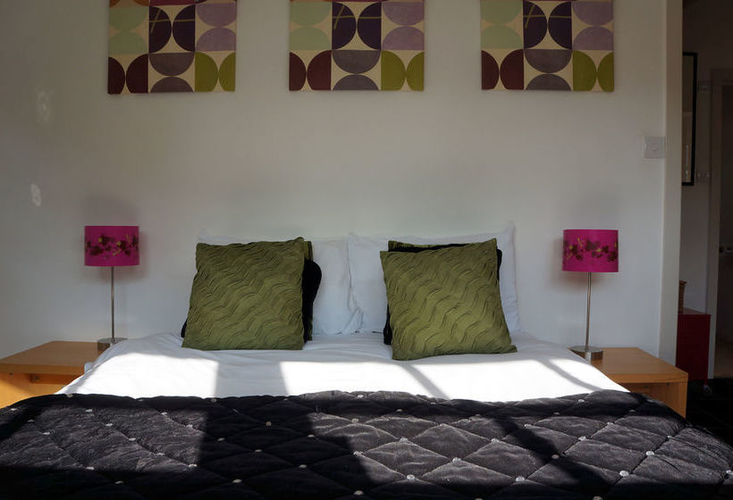 The Barn & Pheasant Cottage 14