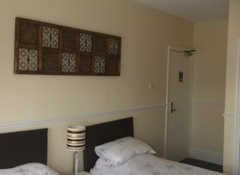 Bed and Breakfast Airport Lodge