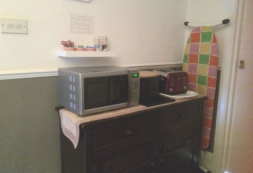 Bed and Breakfast Airport Lodge 18