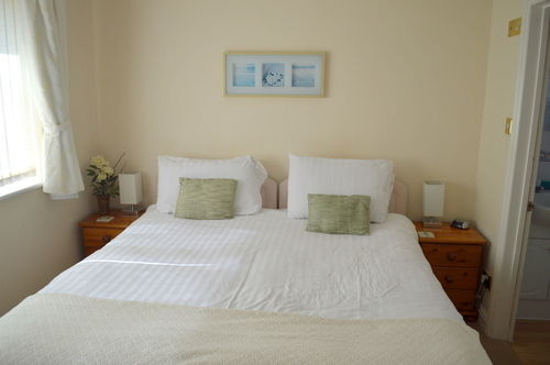 Bed and Breakfast Waters Edge Guest House 10