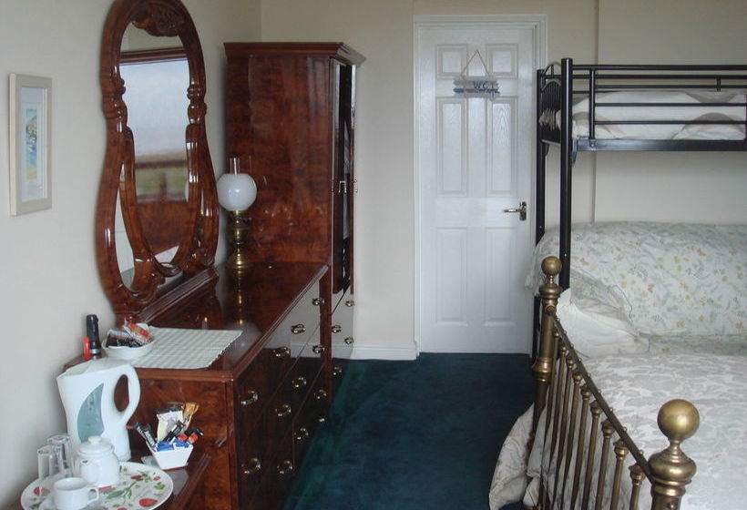 Bed and Breakfast Waters Edge Guest House 11