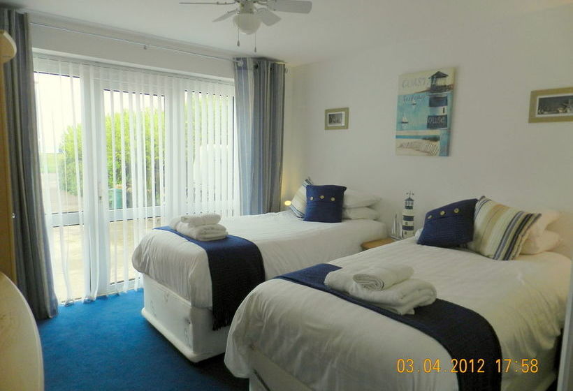 Bed and Breakfast Waters Edge Guest House 12