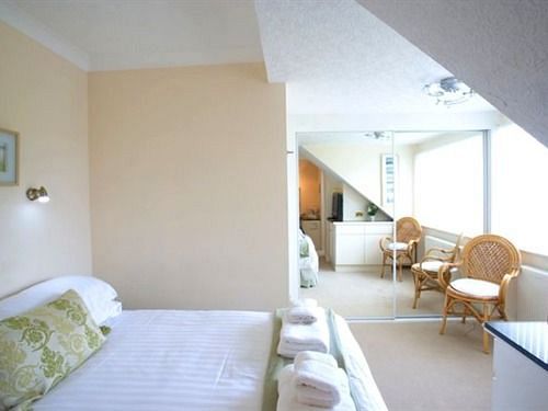 Bed and Breakfast Waters Edge Guest House 3