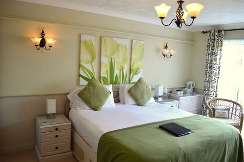 Bed and Breakfast Waters Edge Guest House 9