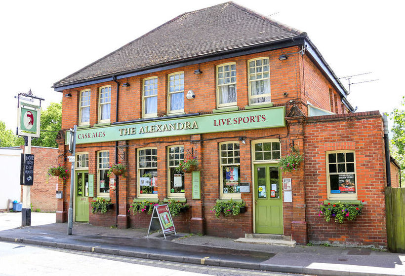 Hostal The Alexandra Pub