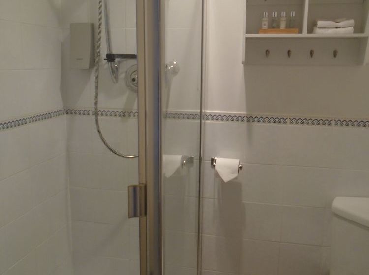 Bed and Breakfast Trumbles 15