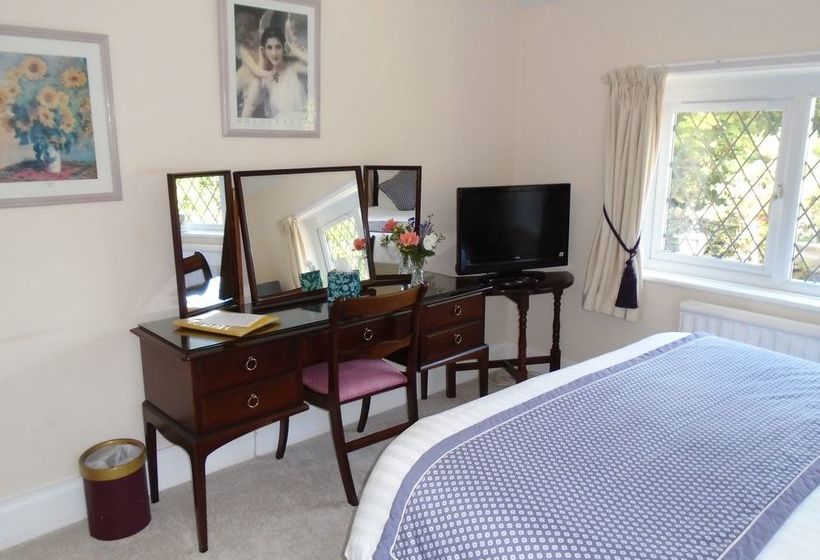 Bed and Breakfast Trumbles 18