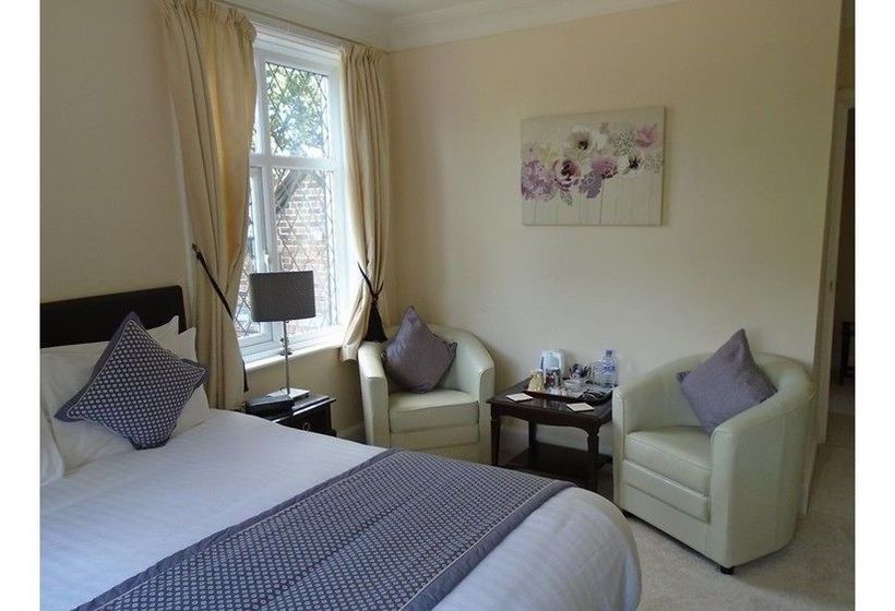 Bed and Breakfast Trumbles 4