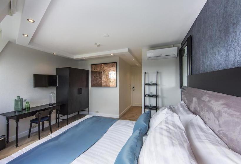 Hotel No. 377 House 16