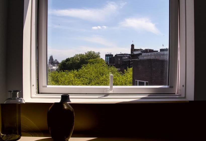 Hotel No. 377 House 17