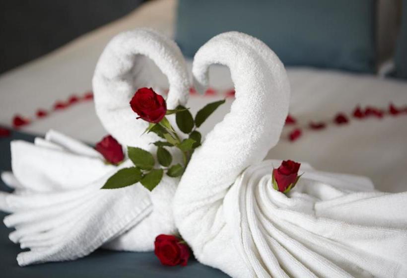 Hotel No. 377 House 9