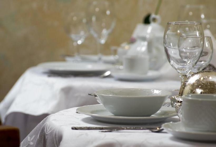 Hotel Vila Katharina 8