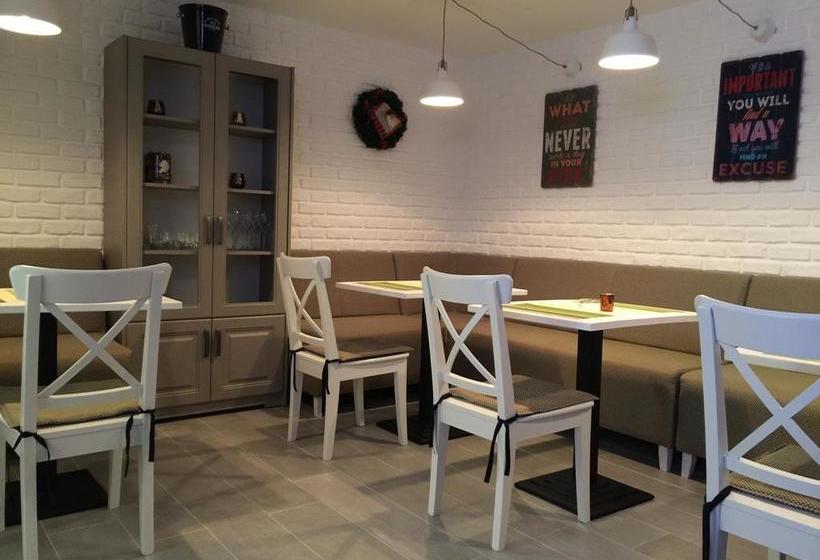 Bed and Breakfast Upperhouse 2