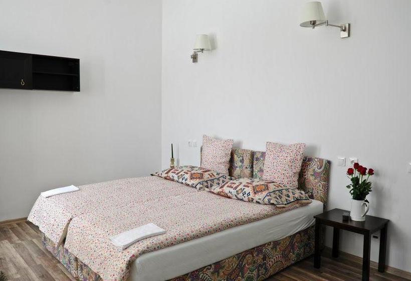 Hotel Pension Verona Airport