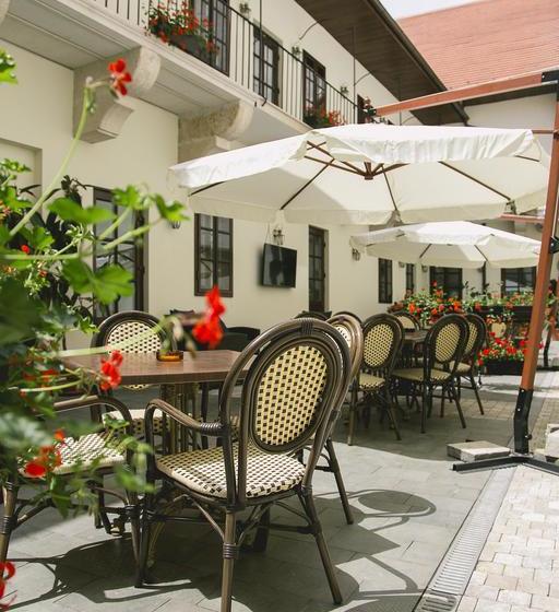 Hotel Le Petit Paris