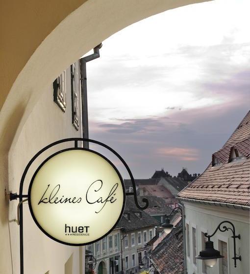 Bed and Breakfast Huet Residence